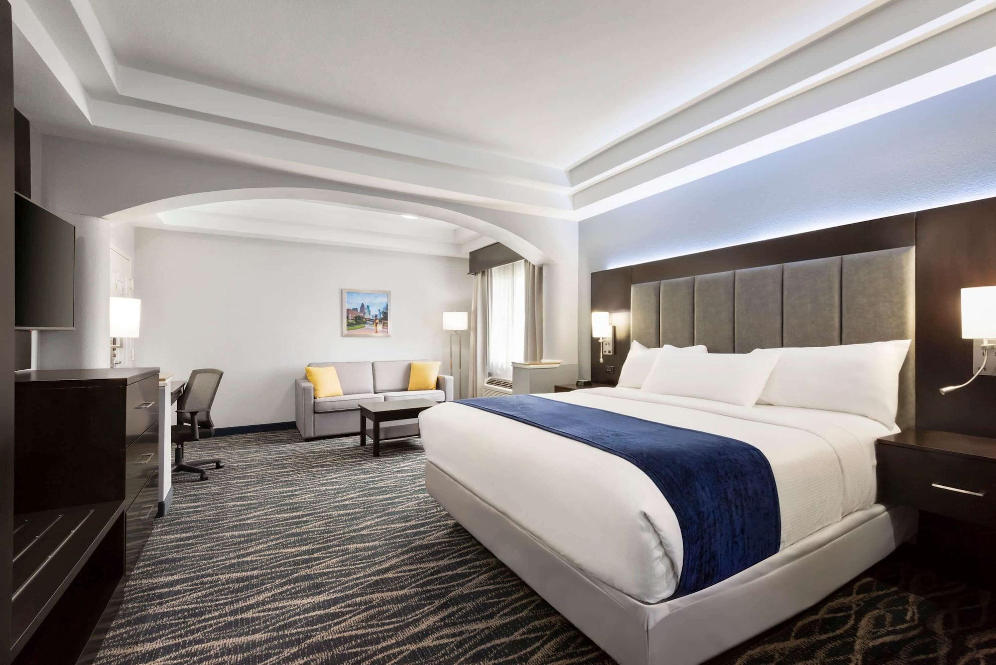 Days Inn & Suites By Wyndham Houston Hobby Airport Exterior foto