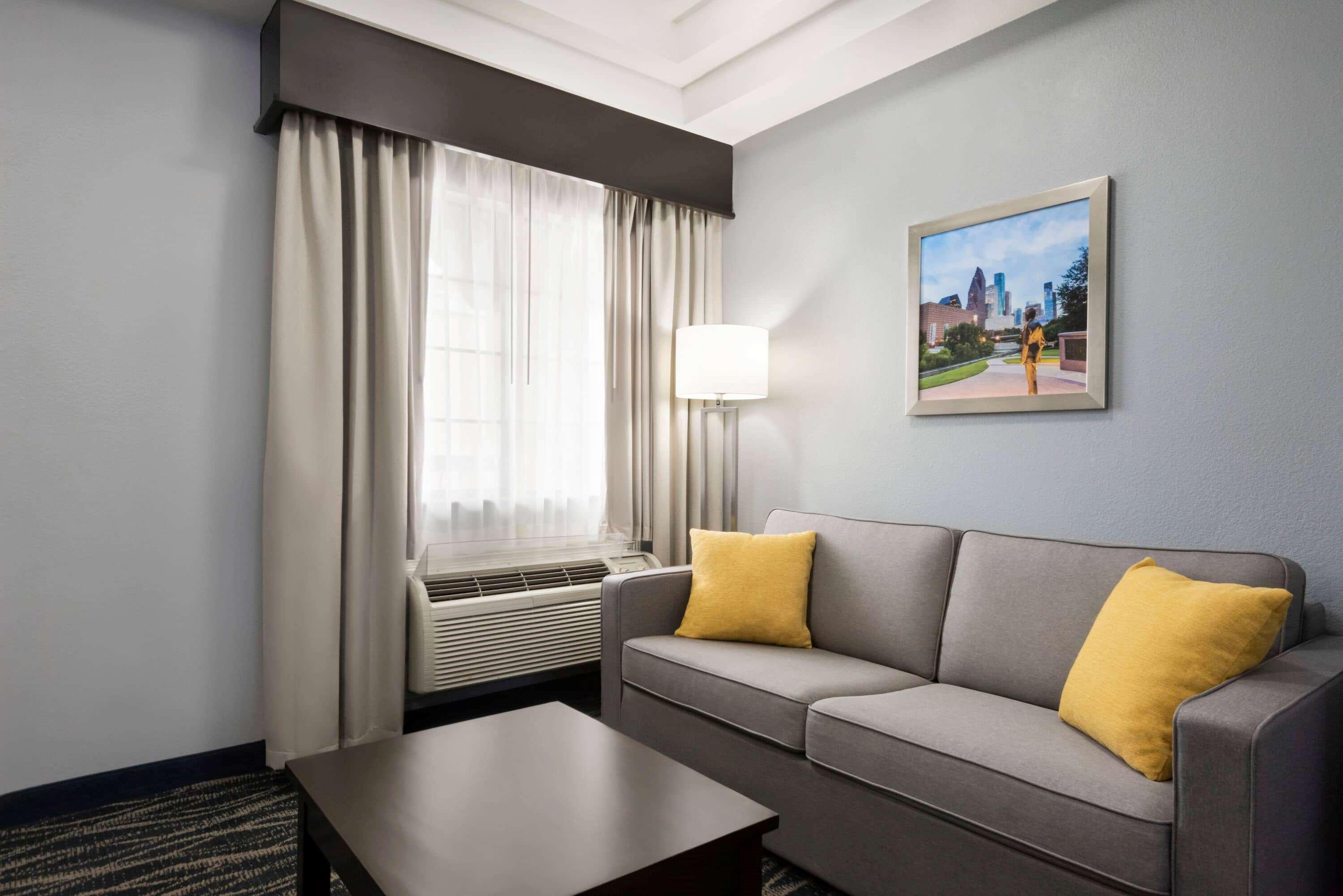 Days Inn & Suites By Wyndham Houston Hobby Airport Exterior foto