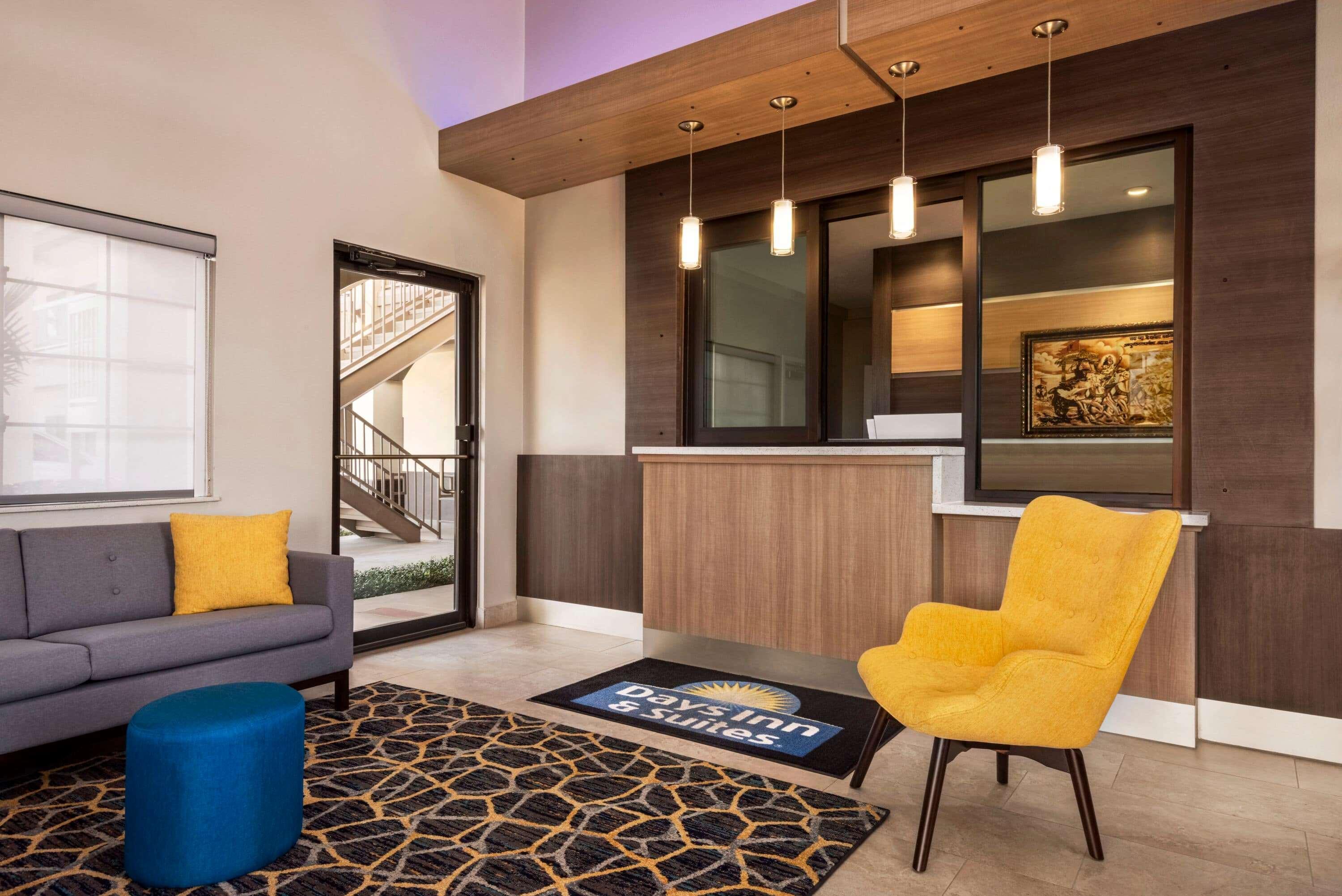 Days Inn & Suites By Wyndham Houston Hobby Airport Exterior foto
