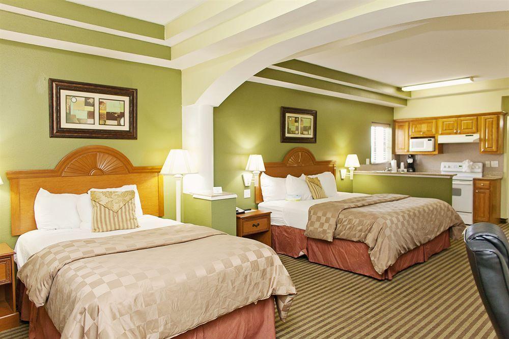 Days Inn & Suites By Wyndham Houston Hobby Airport Exterior foto