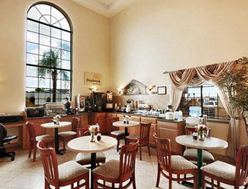 Days Inn & Suites By Wyndham Houston Hobby Airport Exterior foto